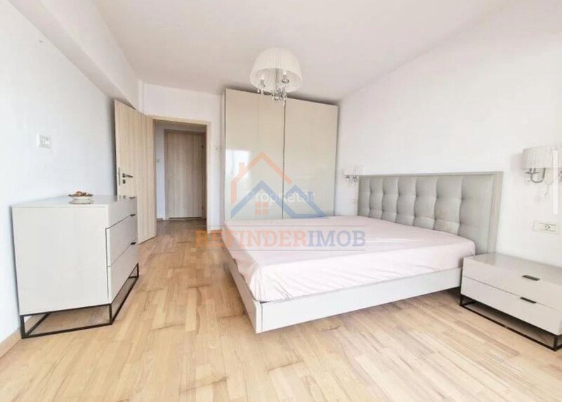 Piata Unirii, apartament 4 camere.